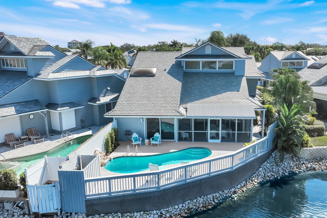 635 Bridge Way Ln, Naples, FL 34108