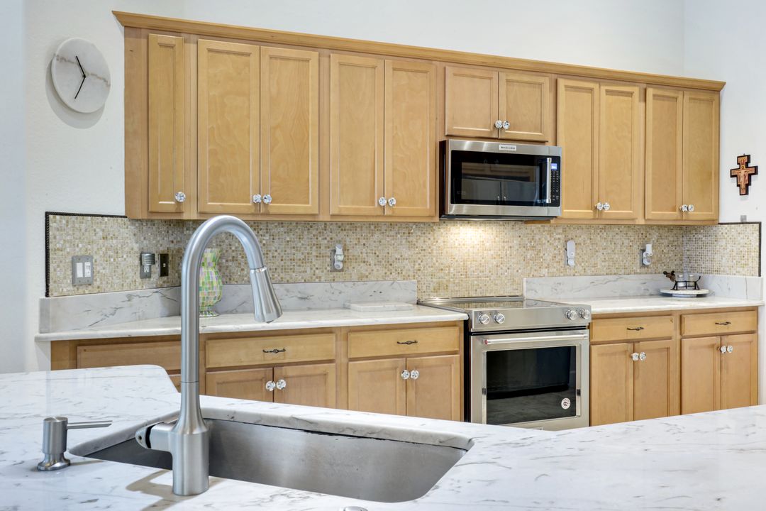 9684 Cobalt Cove Cir, Naples, FL 34120