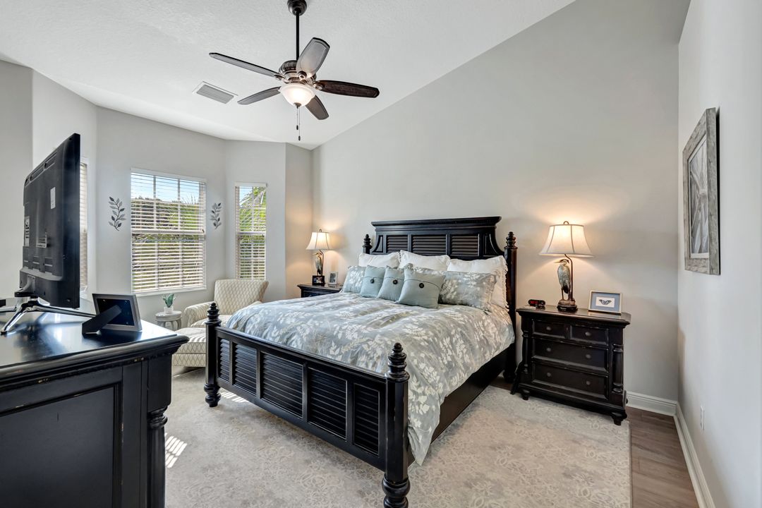 7842 Hawthorne Dr #1703, Naples, FL 34113
