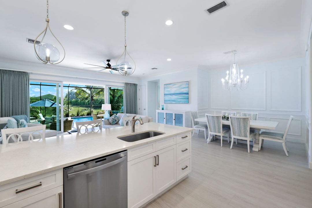 11555 Jacaranda Dr, Naples, FL 34120