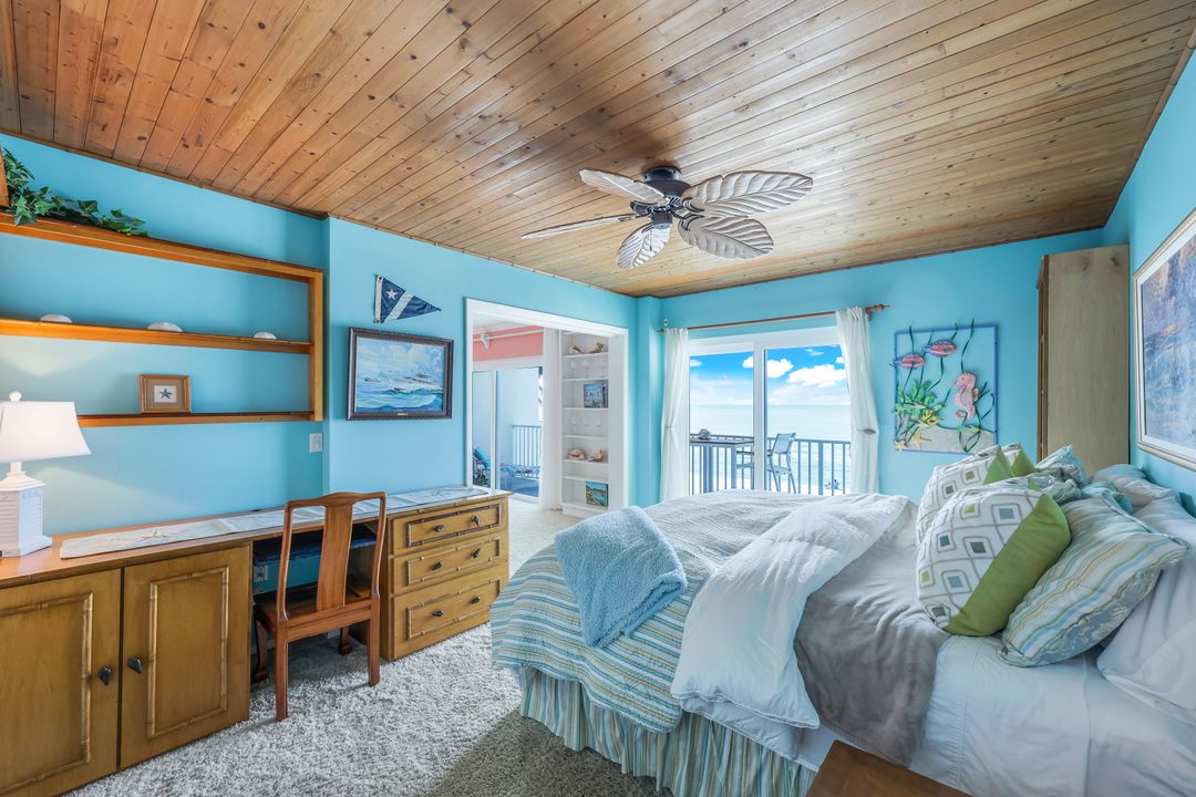 1977 Gulf Shore Blvd N #303, Naples, FL 34102