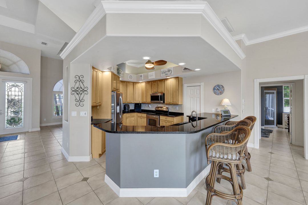 577 Somerset Ct, Marco Island, FL 34145