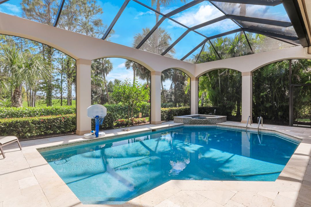 3848 Mahogany Bend Dr, Naples, FL 34114