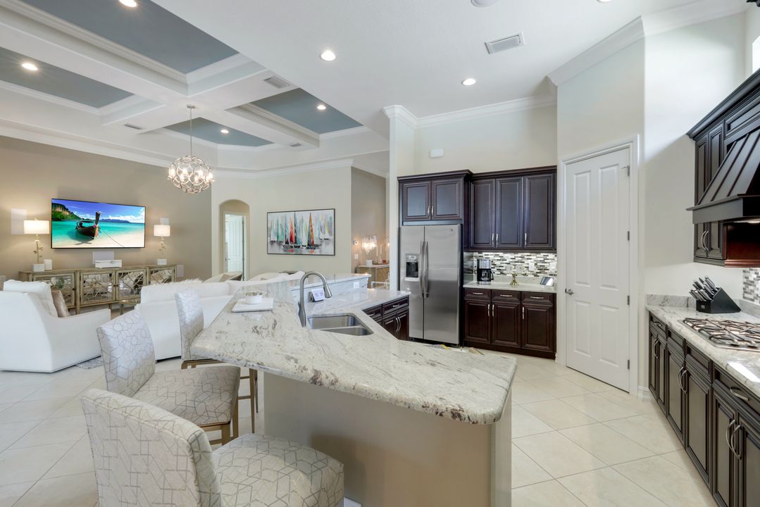 6419 Vivaldi Ct, Naples, FL 34113