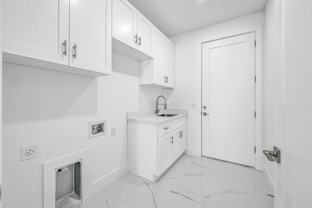 865 Chipley St E, Lehigh Acres, FL 33974