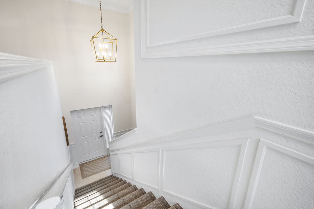2390 Piccadilly Circus #202, Naples, FL 34112