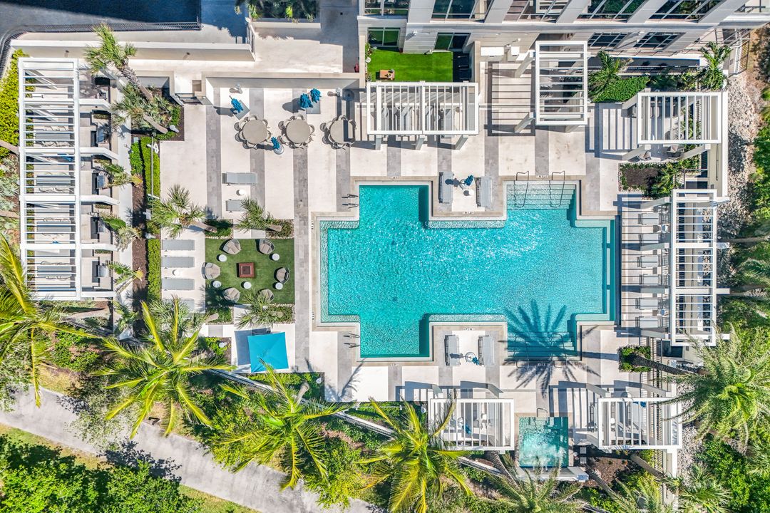 6897 Grenadier Blvd #601, Naples, FL 34108