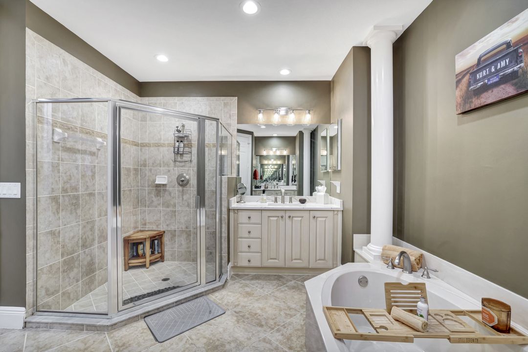 9070 Campanile Cir #102, Naples, FL 34114