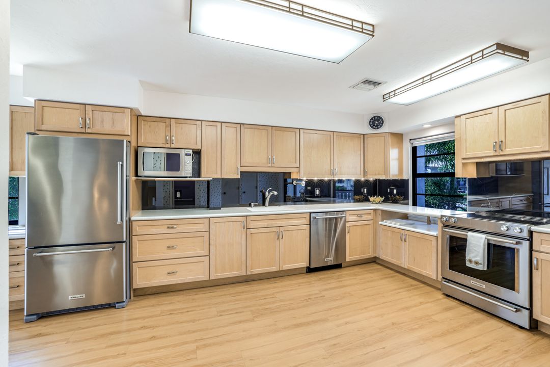 1100 Swallow Ave, Marco Island, FL 34145