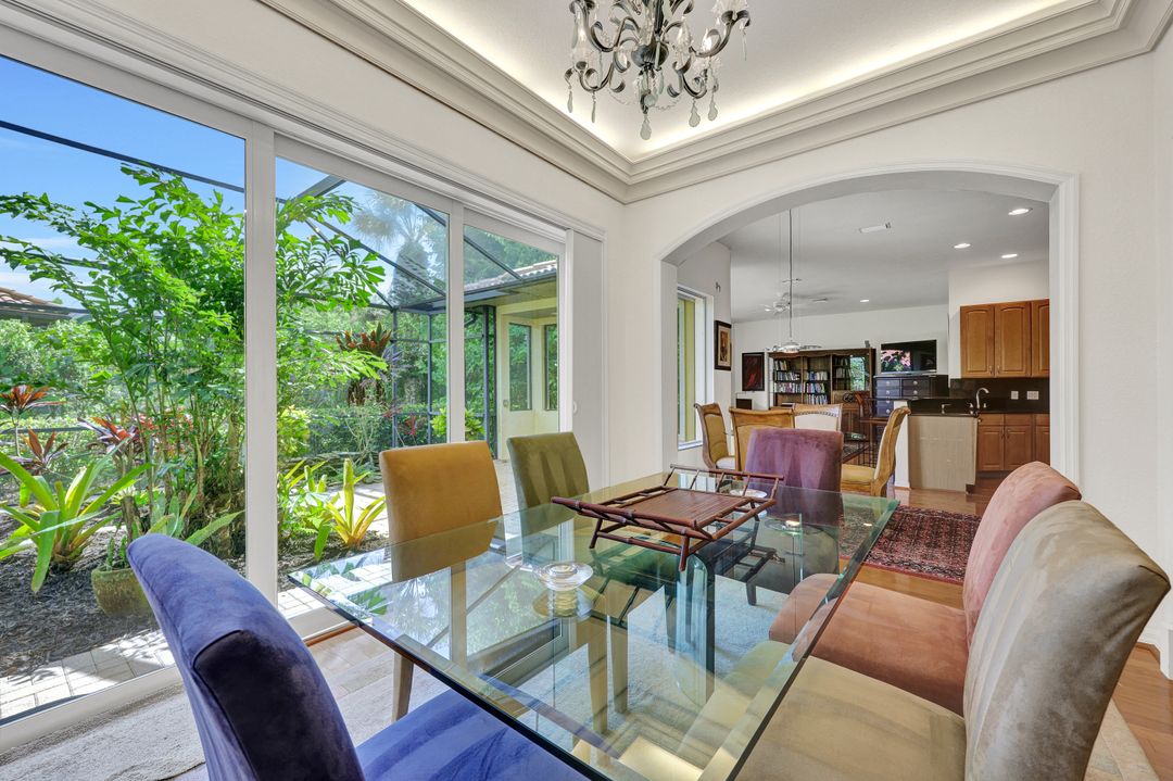 8840 Mariposa Ct, Naples, FL 34113