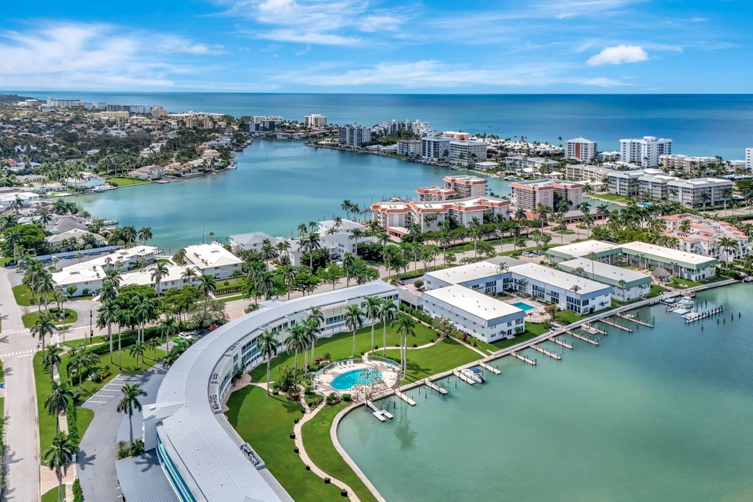 383 Harbour Dr #304, Naples, FL 34103