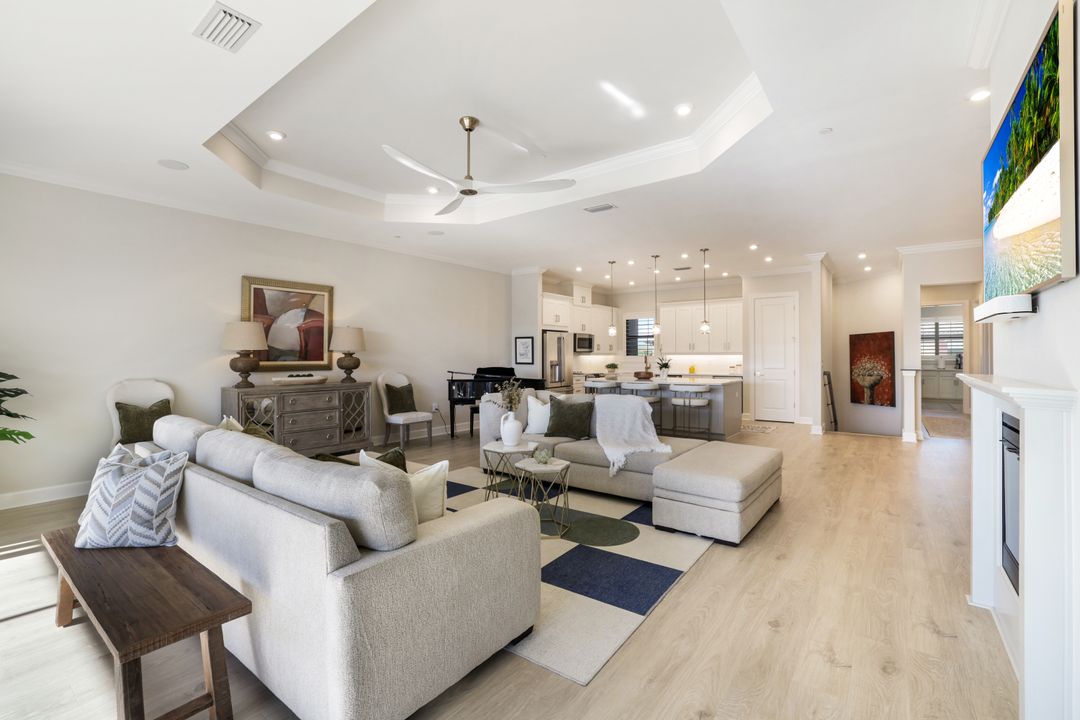 15336 Lucerna St #203, Naples, FL 34114