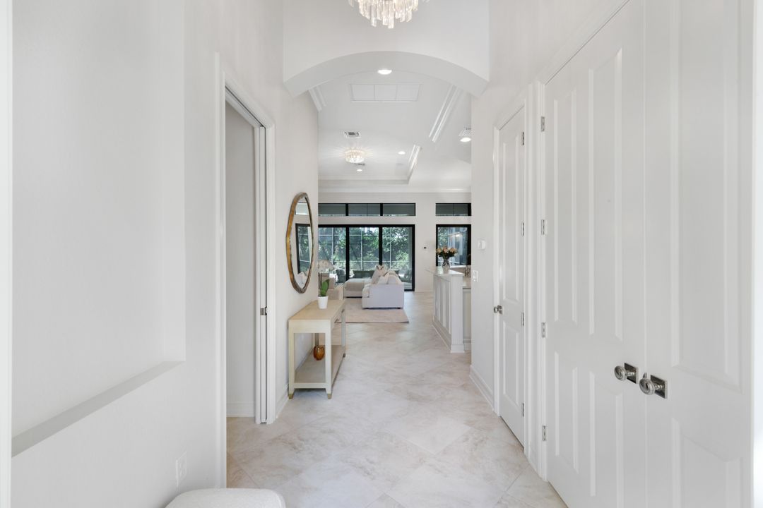 7319 Lantana Cir, Naples, FL 34119