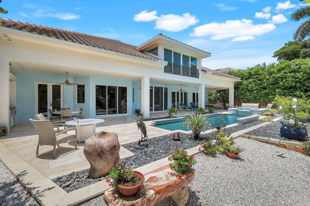 491 Wedge Dr, Naples, FL 34103