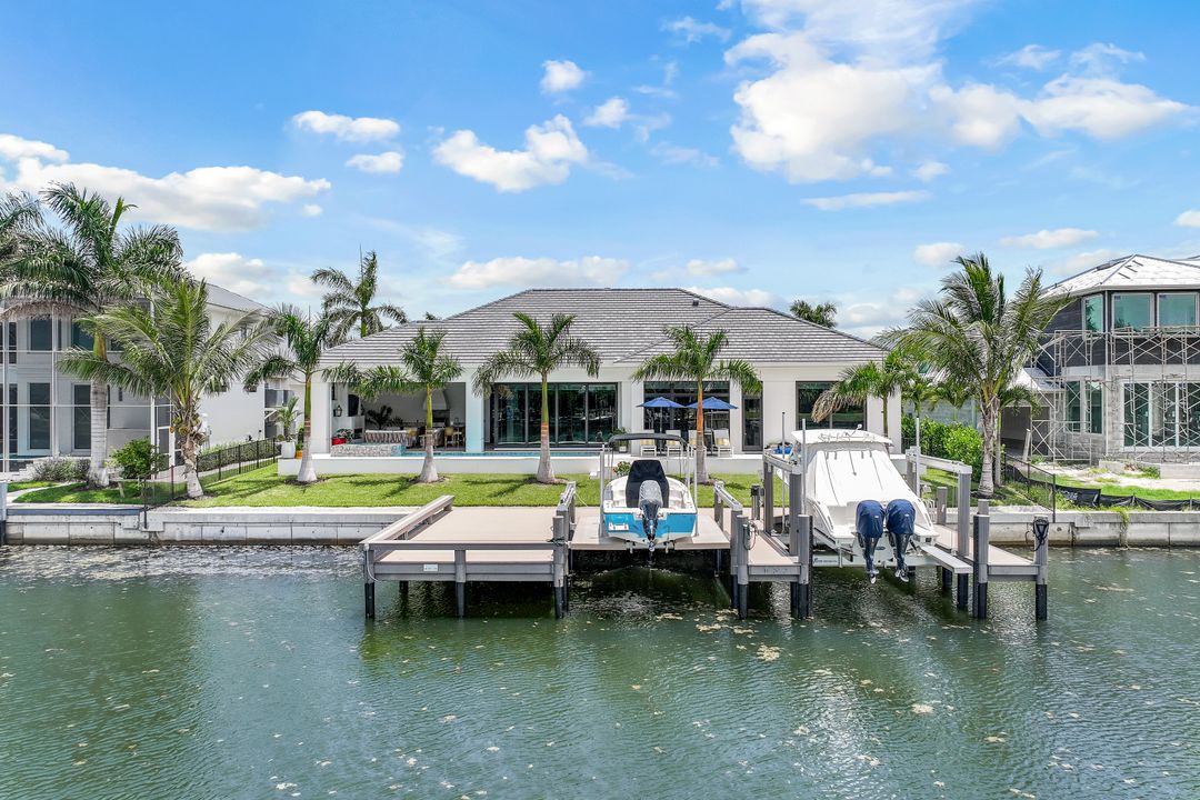 685 Cameo Ct, Marco Island, FL 34145