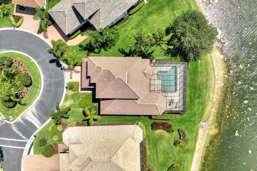 6172 Dogleg Dr, Naples, FL 34113