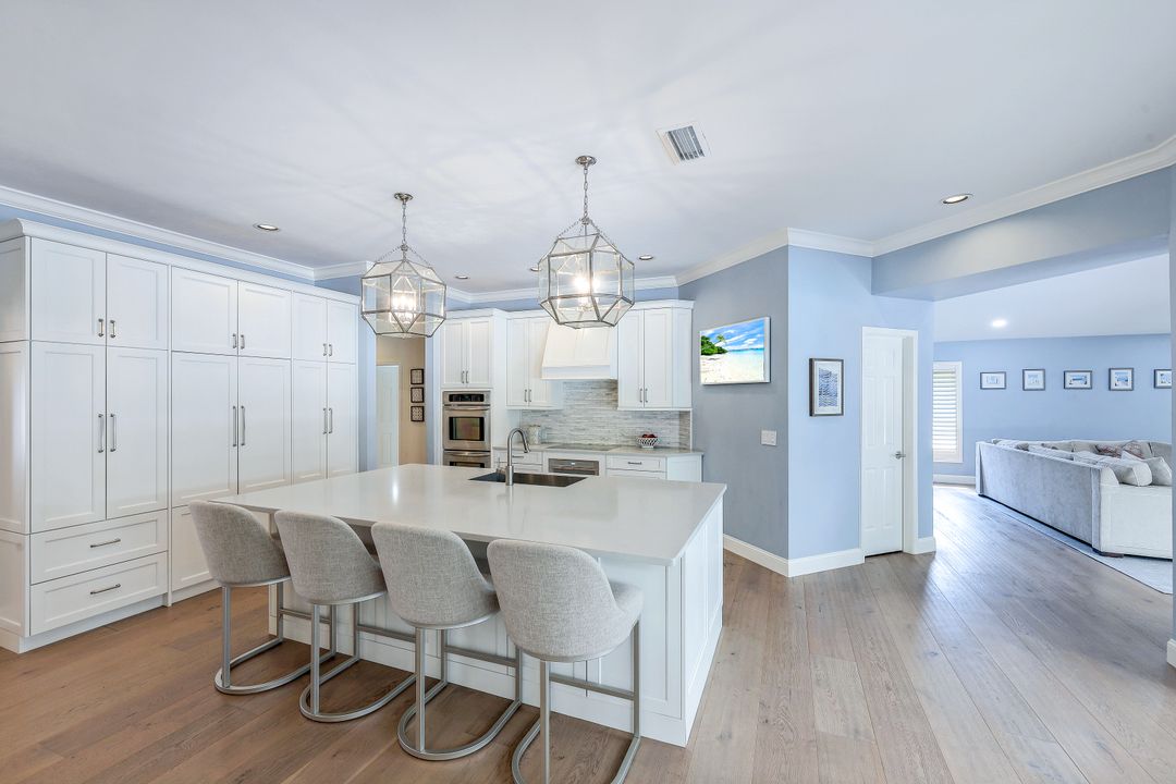 2209 Noble Ct, Naples, FL 34110