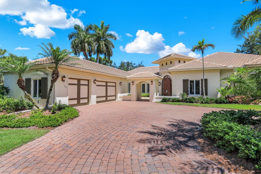 1284 Pocantico Ln, Naples, FL 34110