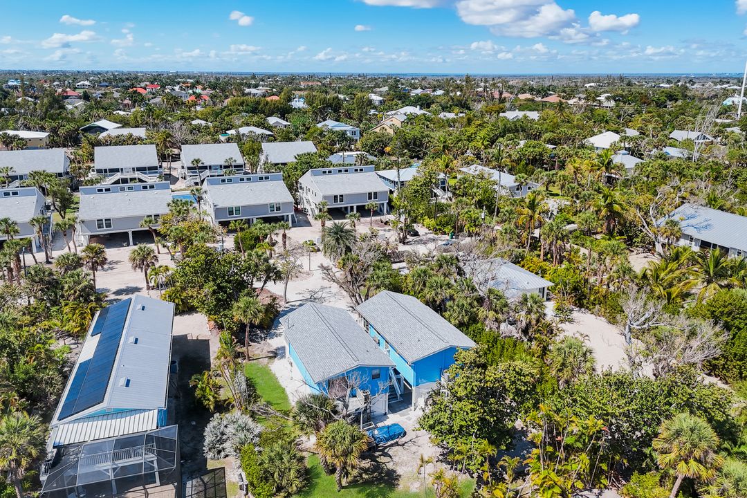 746 Cardium St, Sanibel, FL 33957