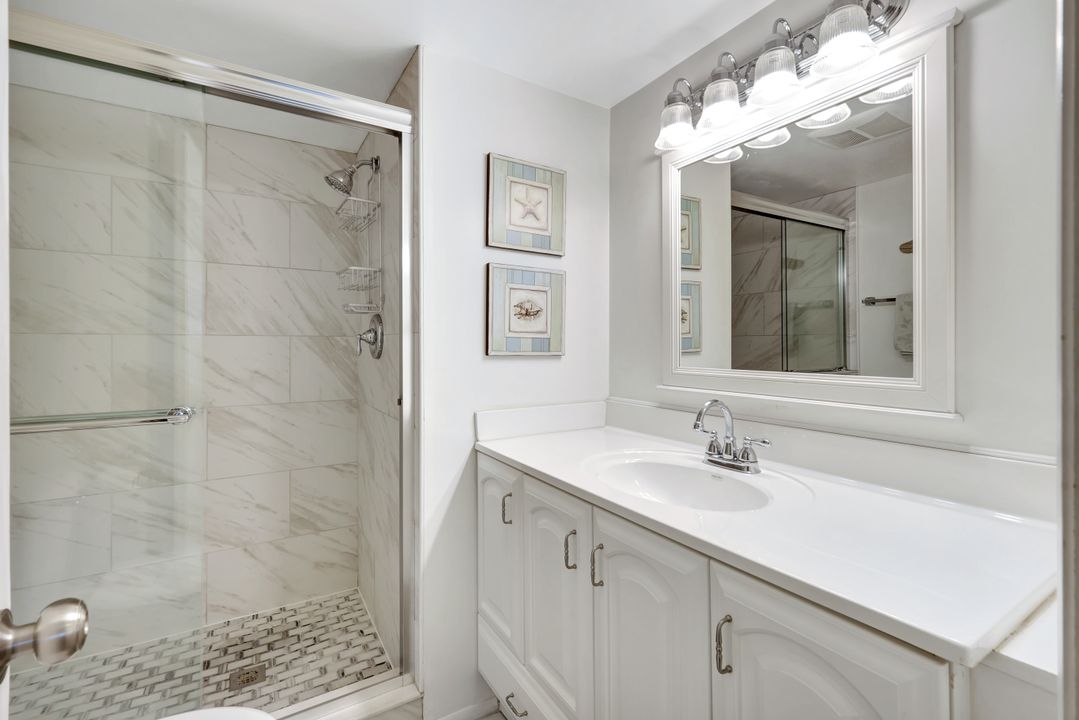 170 Turtle Lake Ct #304, Naples, FL 34105