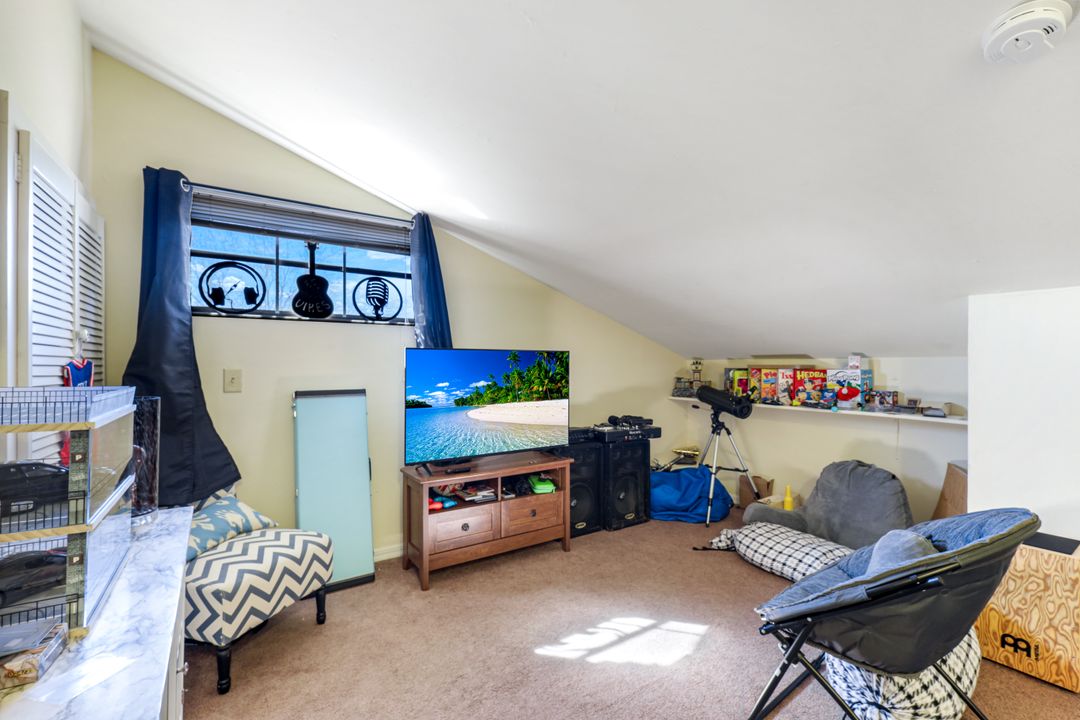 1410 SE 8th Ave, Cape Coral, FL 33990