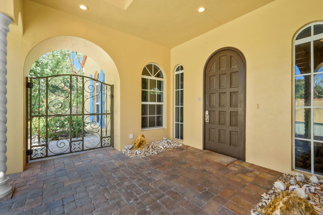 16167 Captiva Dr, Captiva, FL 33924