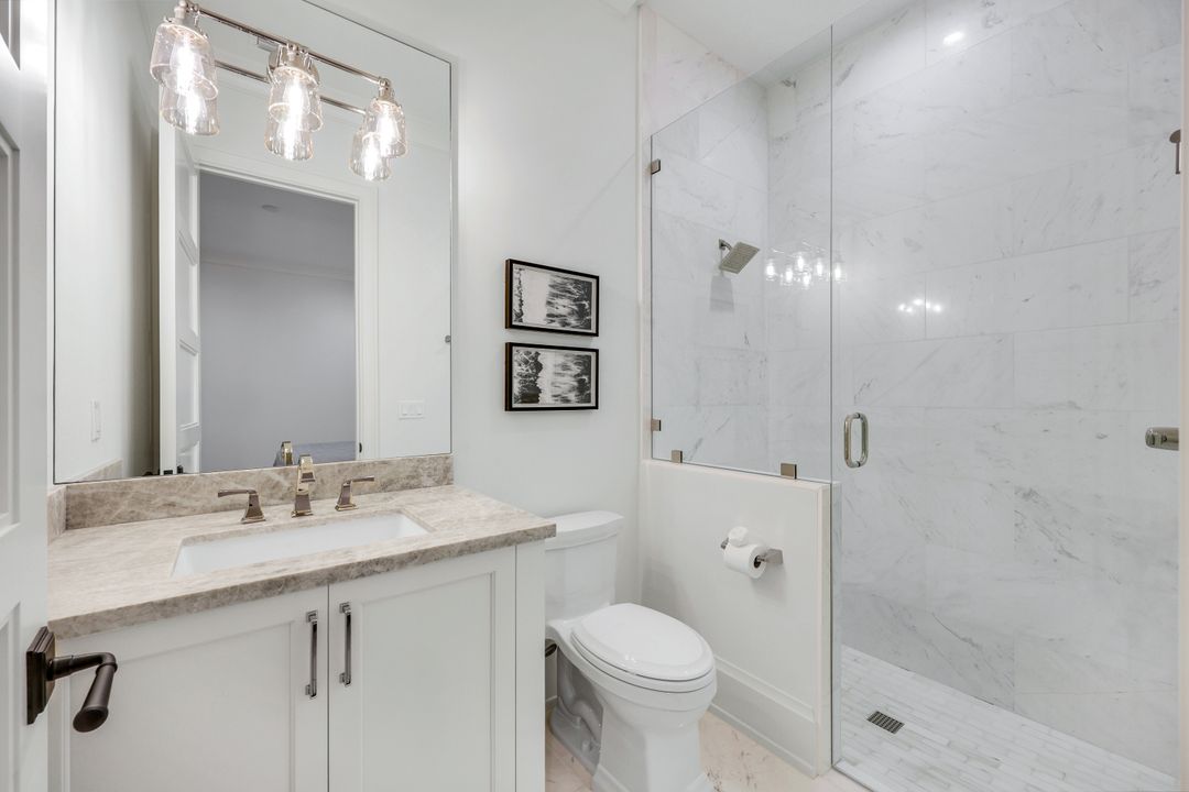 3200 Crayton Rd, Naples, FL 34103