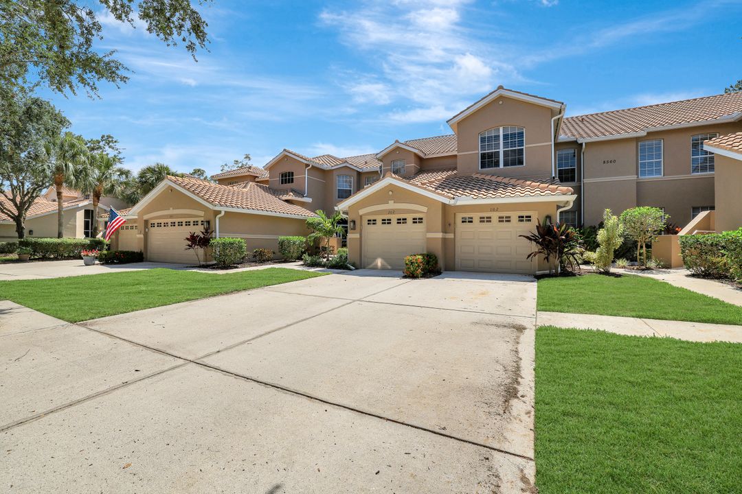 8560 Danbury Blvd #202, Naples, FL 34120
