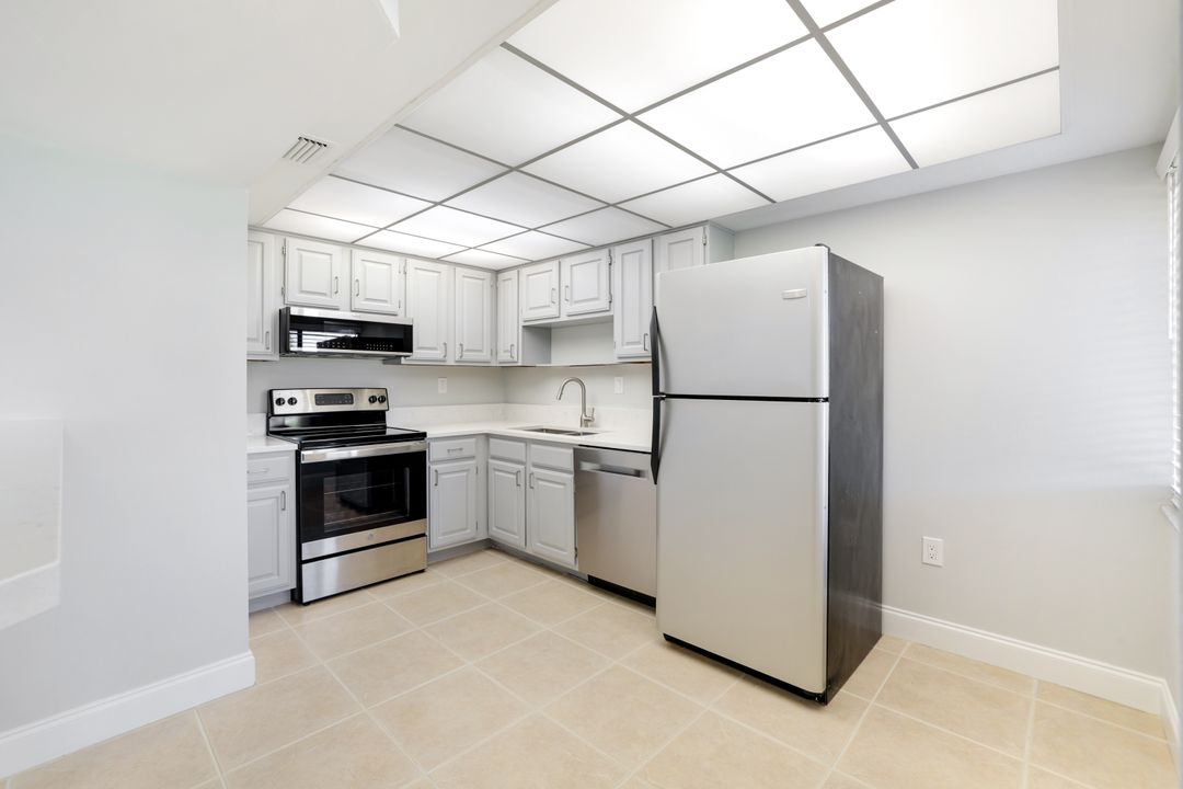 1508 Mainsail Dr, Naples, FL 34114