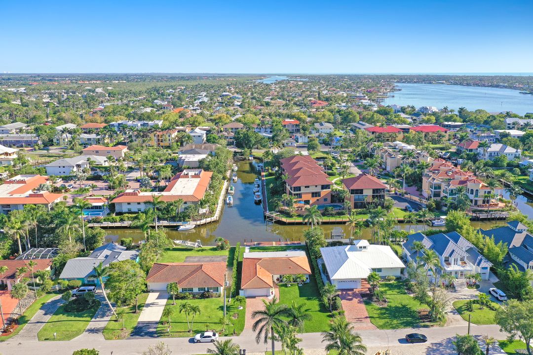 1522 Pelican Ave, Naples, FL 34102