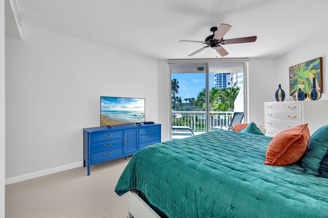 4255 Gulf Shore Blvd N  #103, Naples, FL 34103