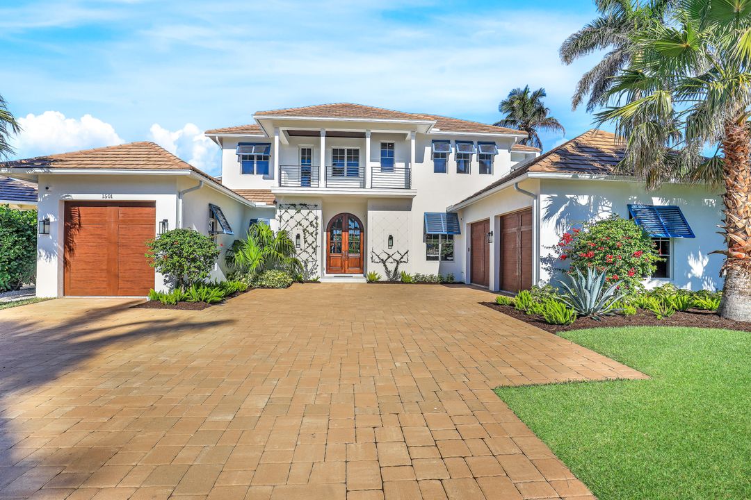 1501 Bluefin Ct, Naples, FL 34102