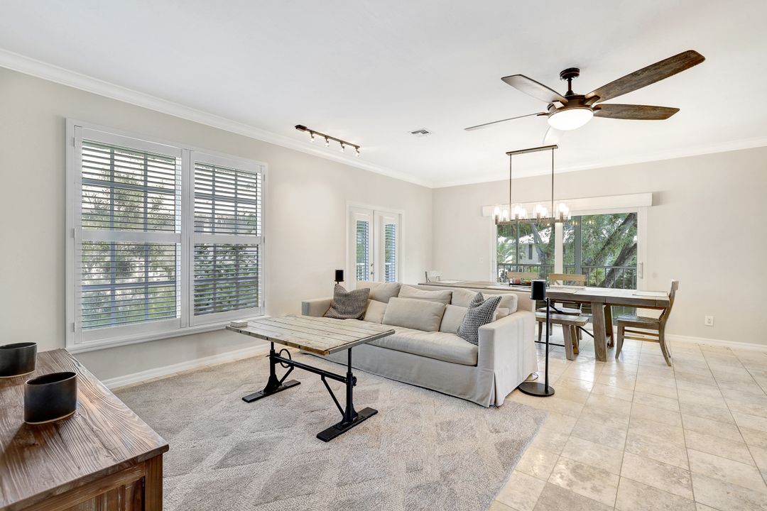 3625 Cottage Club Ln, Naples, FL 34105