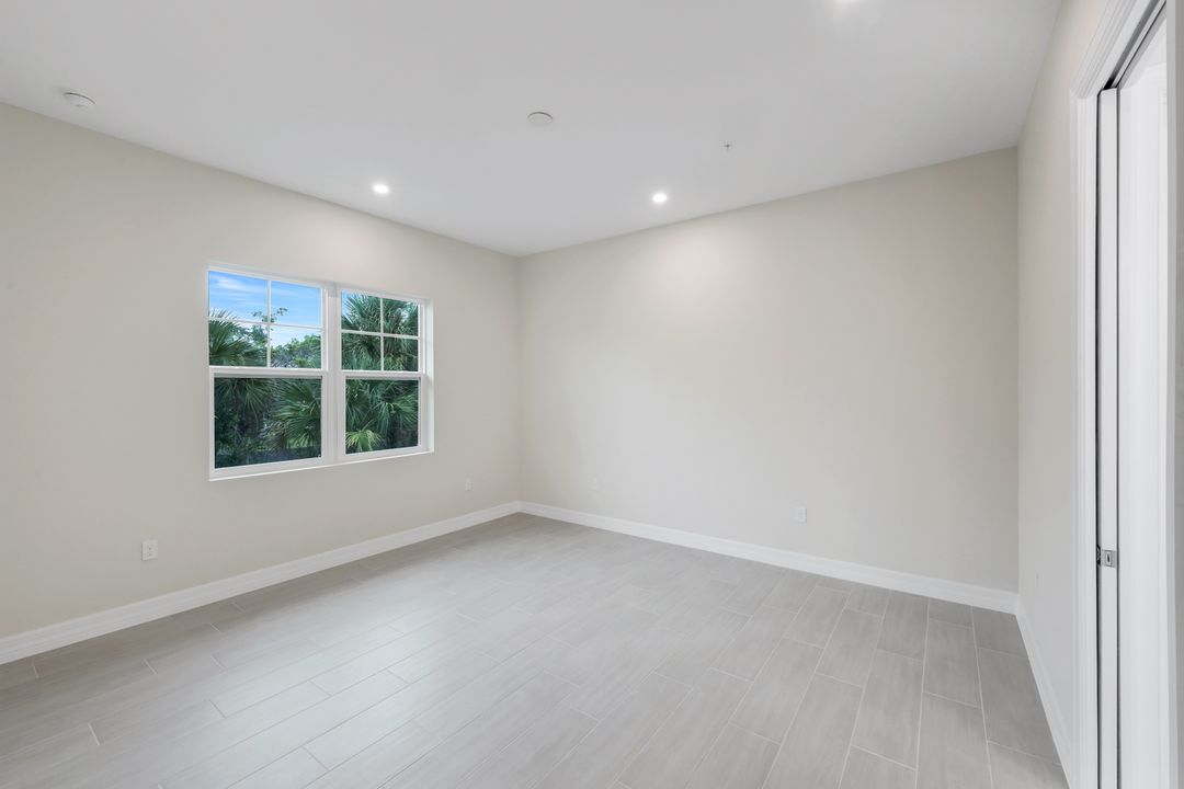 280 Antilles Wy E #101, Naples, FL 34112