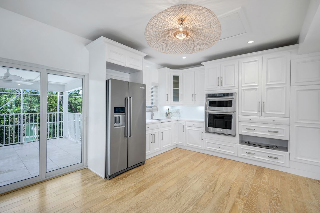 513 Lighthouse Way, Sanibel, FL 33957