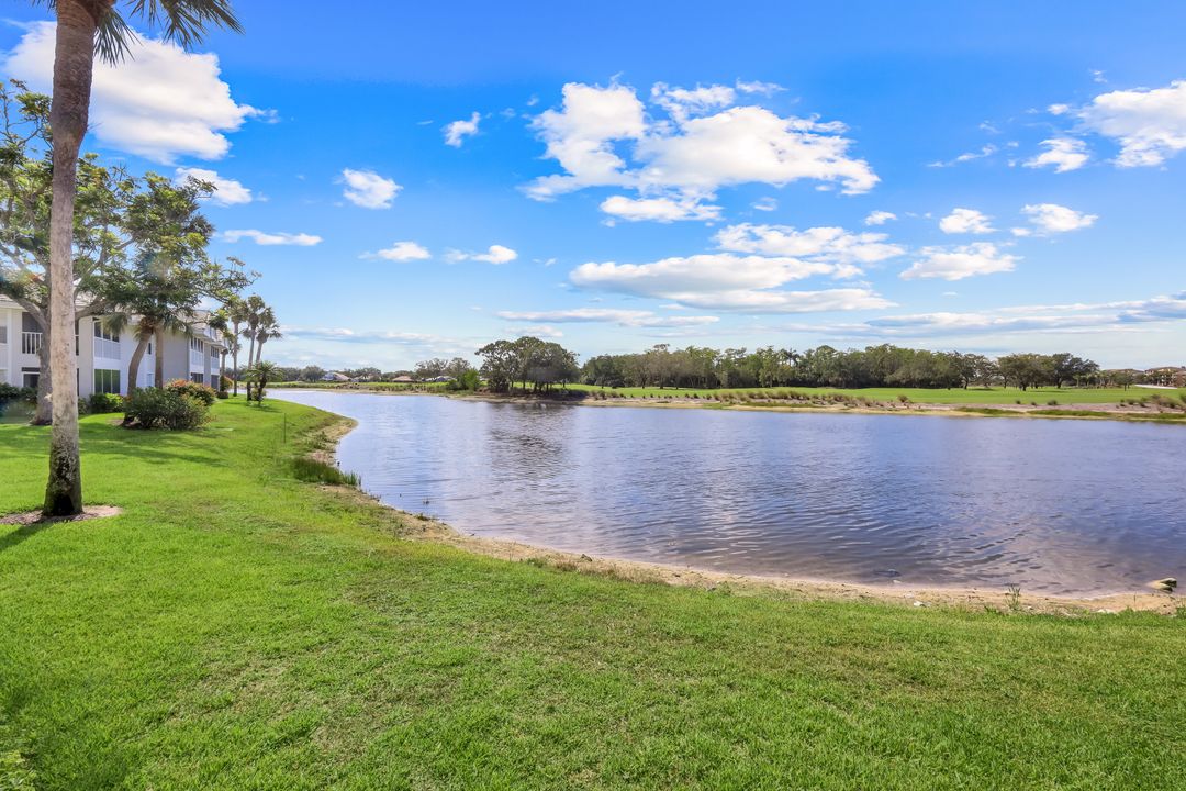 6260 Bellerive Ave #402, Naples, FL 34119