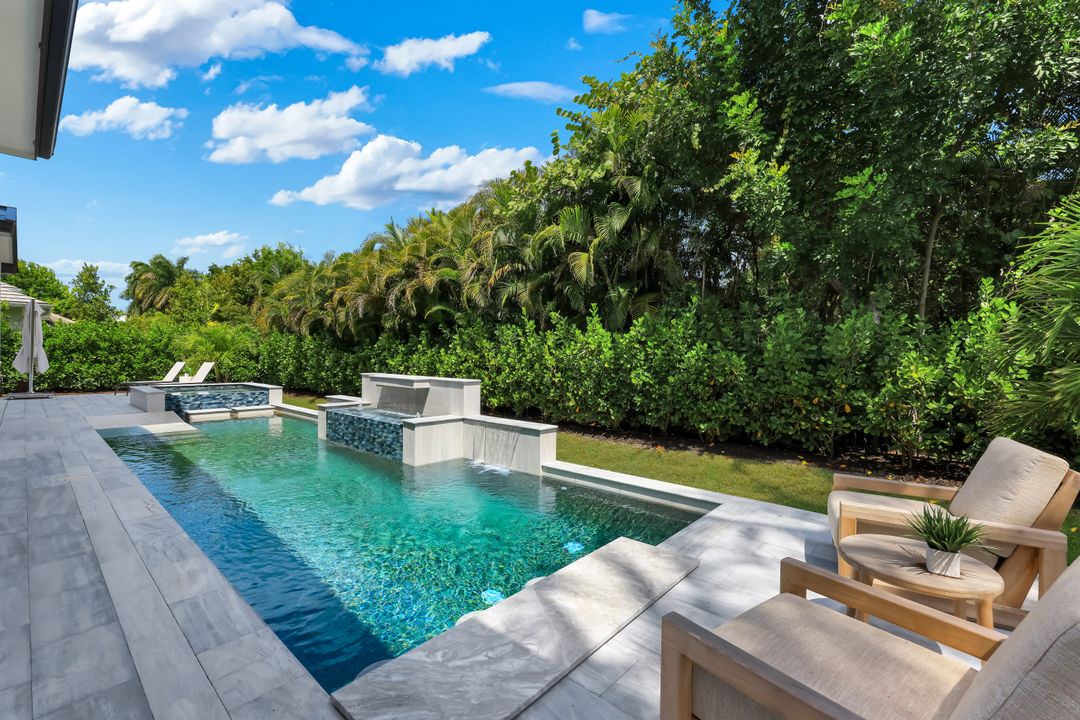 767 Park Shore Dr, Naples, FL 34103