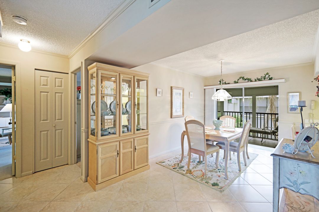 788 Park Shore Dr #E31, Naples, FL 34103