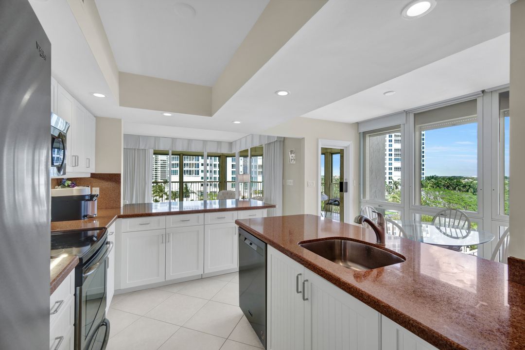 4051 Gulf Shore Blvd N #700, Naples, FL 34103