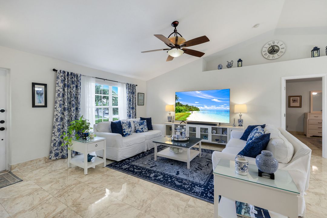 1006 NE 2nd Pl, Cape Coral, FL 33909