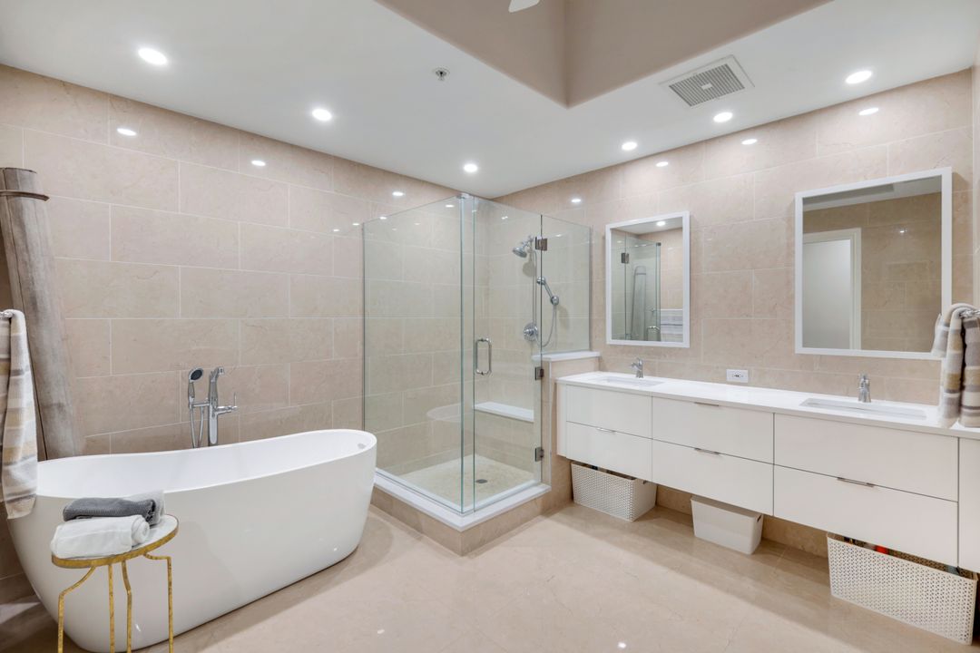2728 Tiburon Blvd E #403, Naples, FL 34109