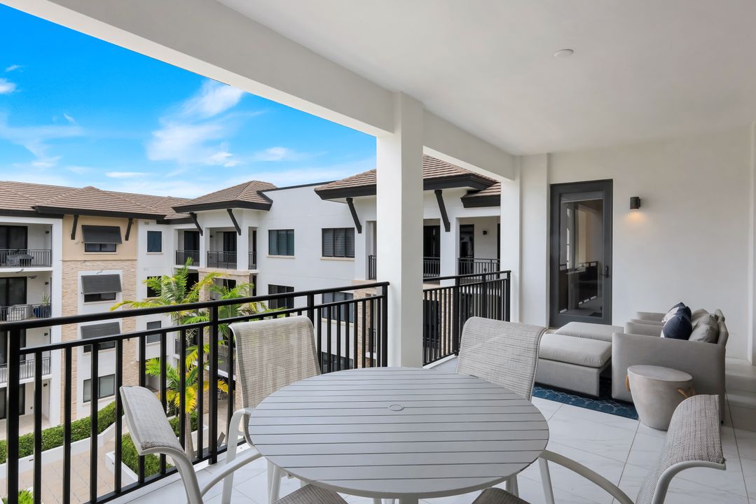 1135 3rd Ave S #518, Naples, FL 34102