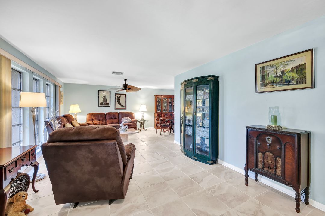 701 SW 52nd St, Cape Coral, FL 33914