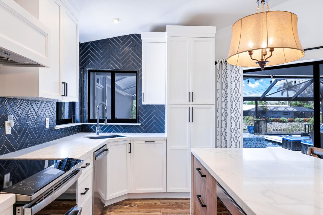 999 E Valley Dr, Bonita Springs, FL 34134