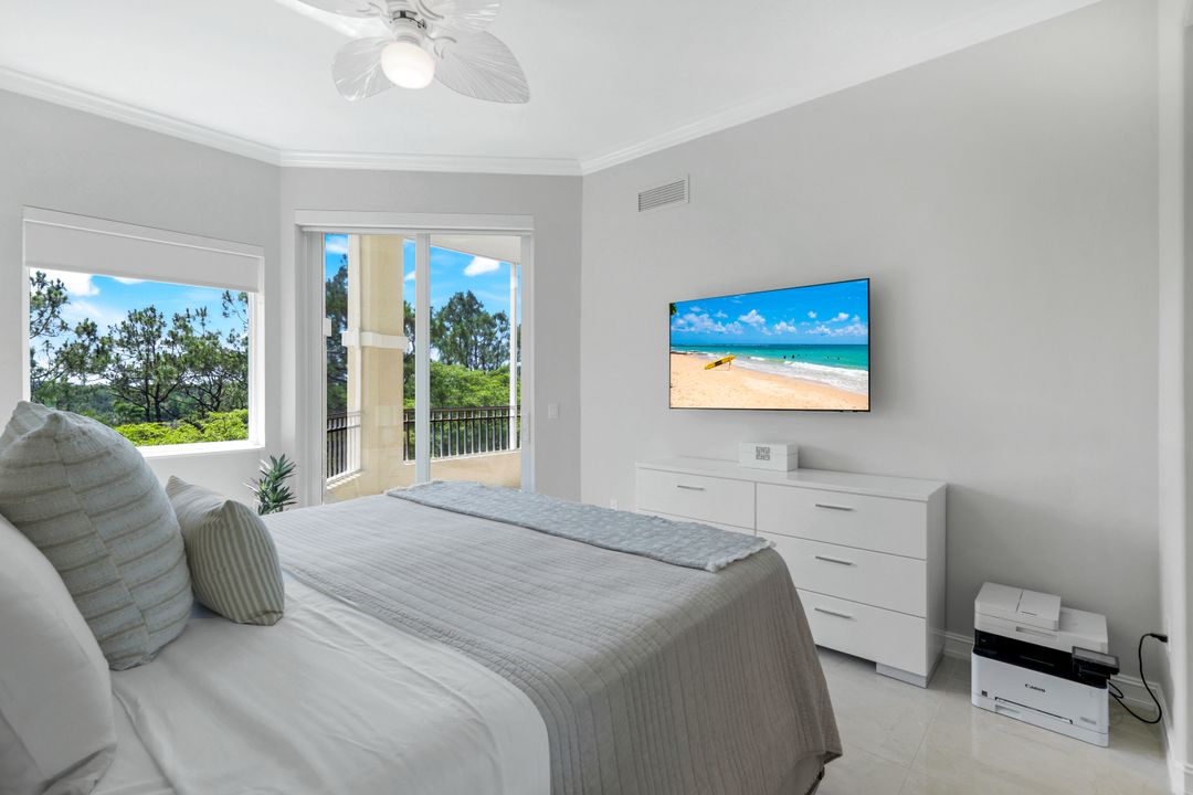 2728 Tiburon Blvd E #403, Naples, FL 34109