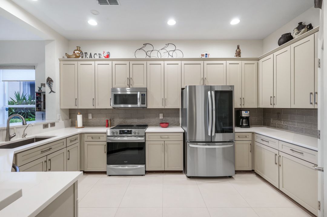 13850 Cleto Dr, Estero, FL 33928
