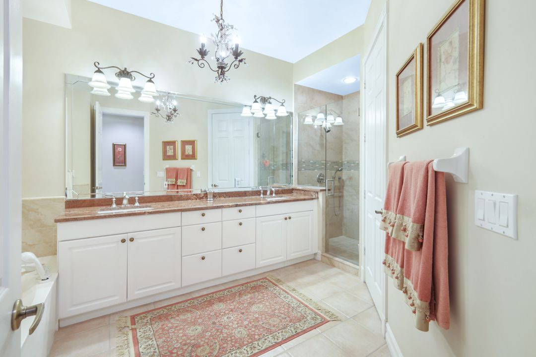 1880 Les Chateaux Blvd #201, Naples, FL 34109