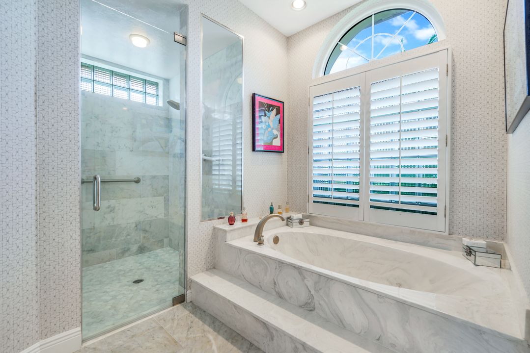 3760 Lakemont Dr, Bonita Springs, FL 34134