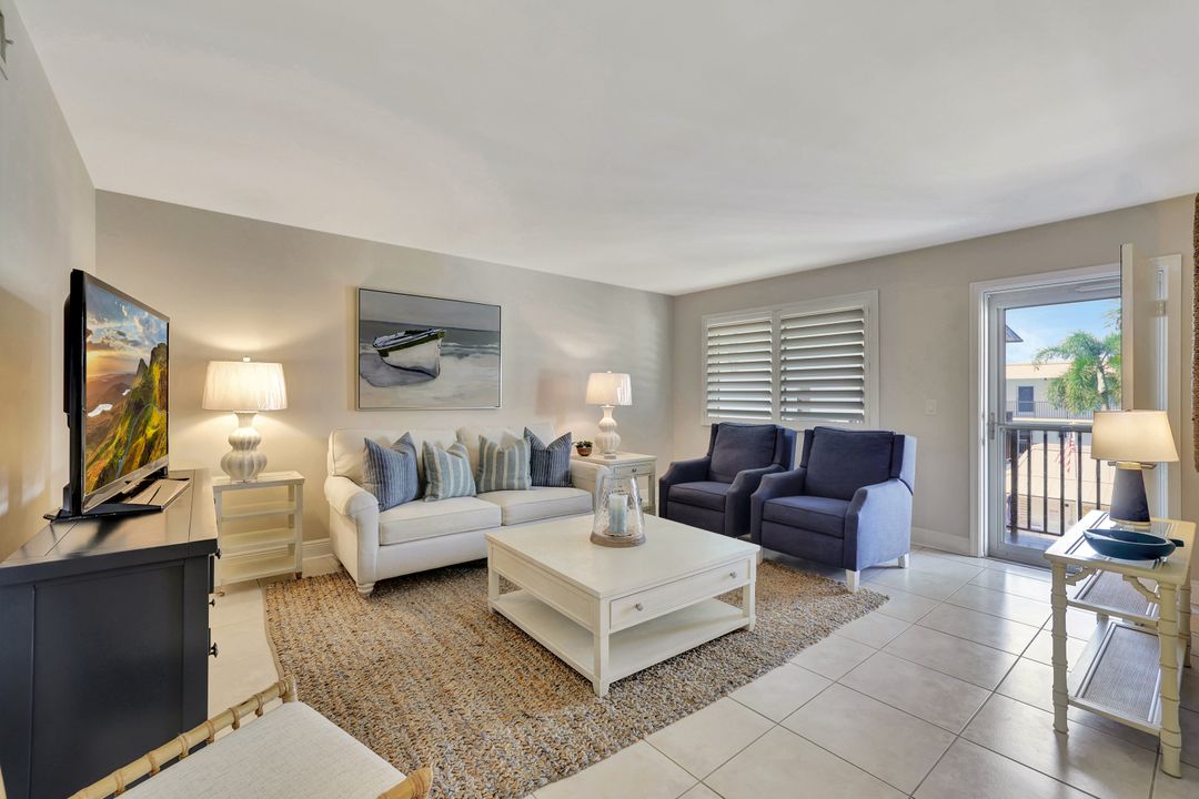 766 Central Ave #304, Naples, FL 34102