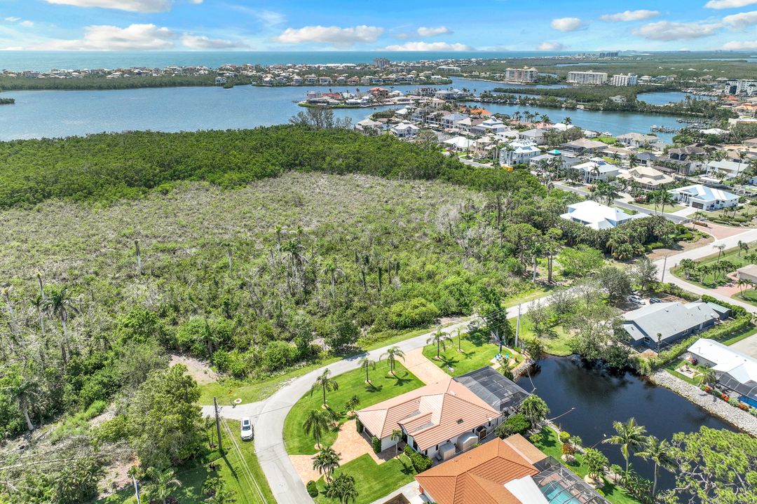 999 E Valley Dr, Bonita Springs, FL 34134